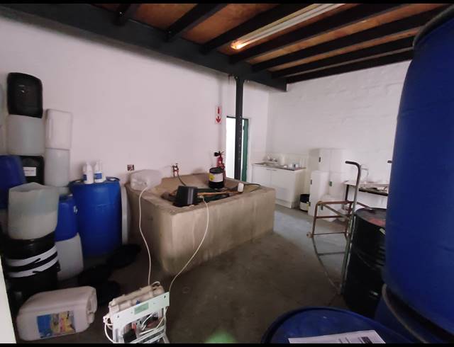 225M² MINI FACTORY TO LET IN KYA SANDS